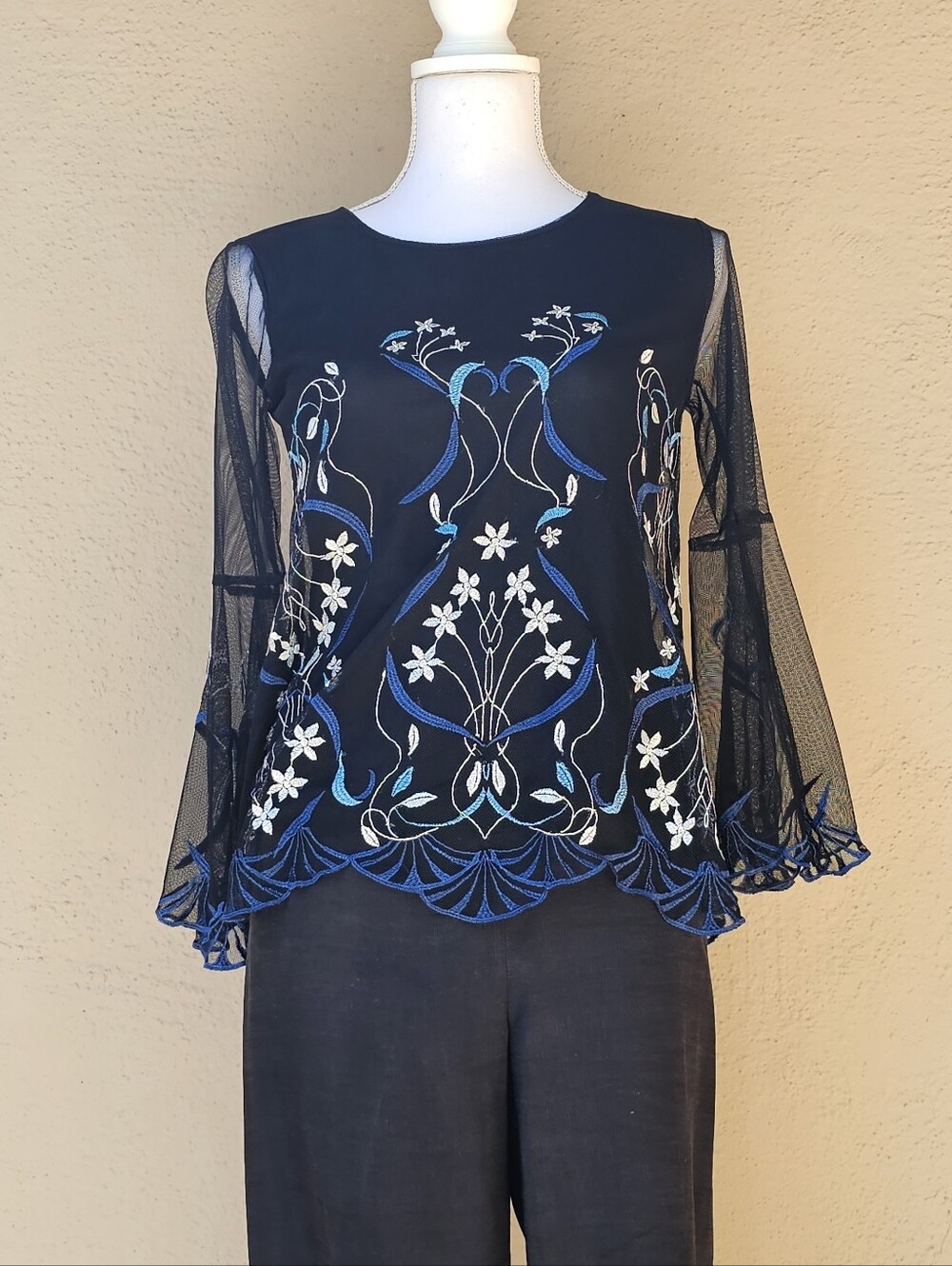 Alfani Black Embroidered Mesh Trumpet Sleeve Top Sz Small Petite